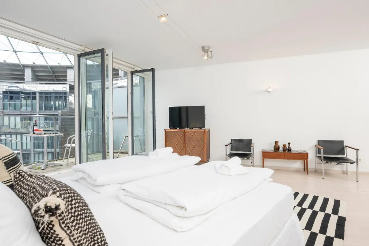 Urban Studio Gasometer By Ichbucheat Apartment Vienna