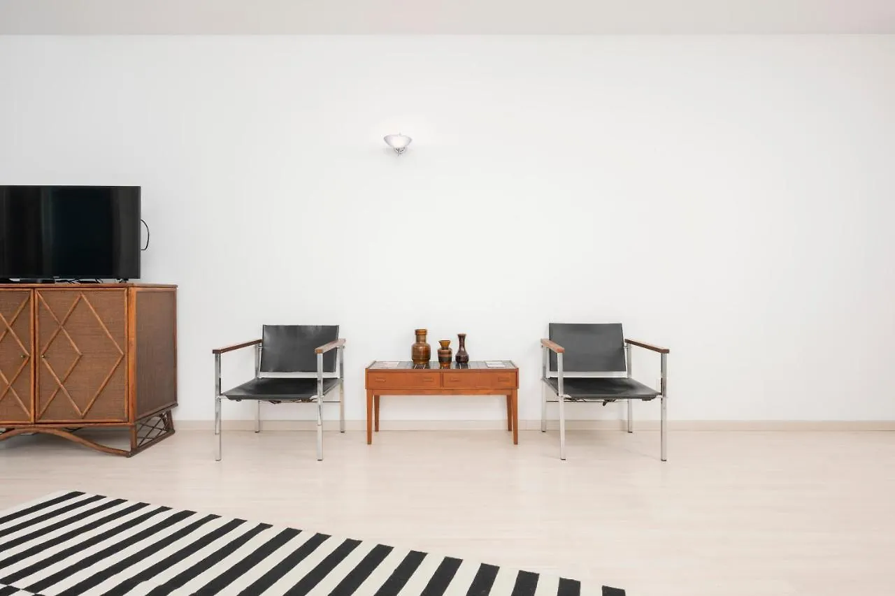 Urban Studio Gasometer By Ichbucheat Apartment Vienna